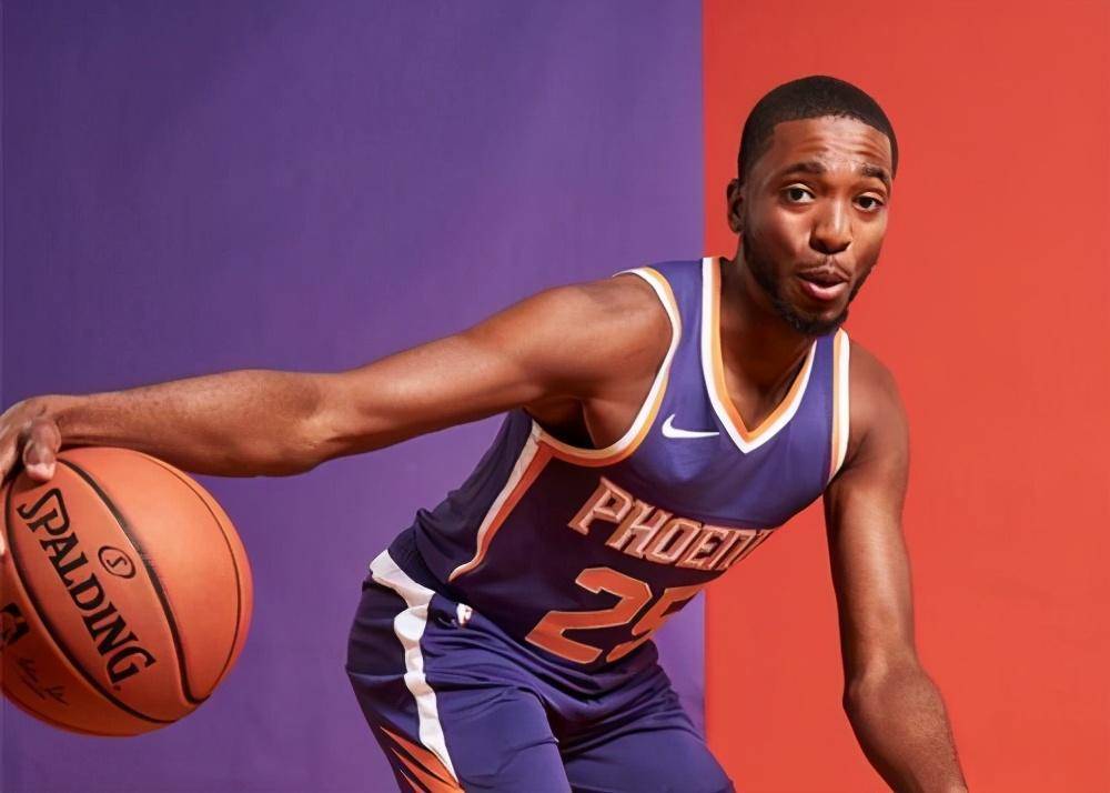 包含里程碑夜！菲尼克斯太阳强势反弹；中超今晨刷纪录；球迷炸锅；球探报告显示潜力的词条